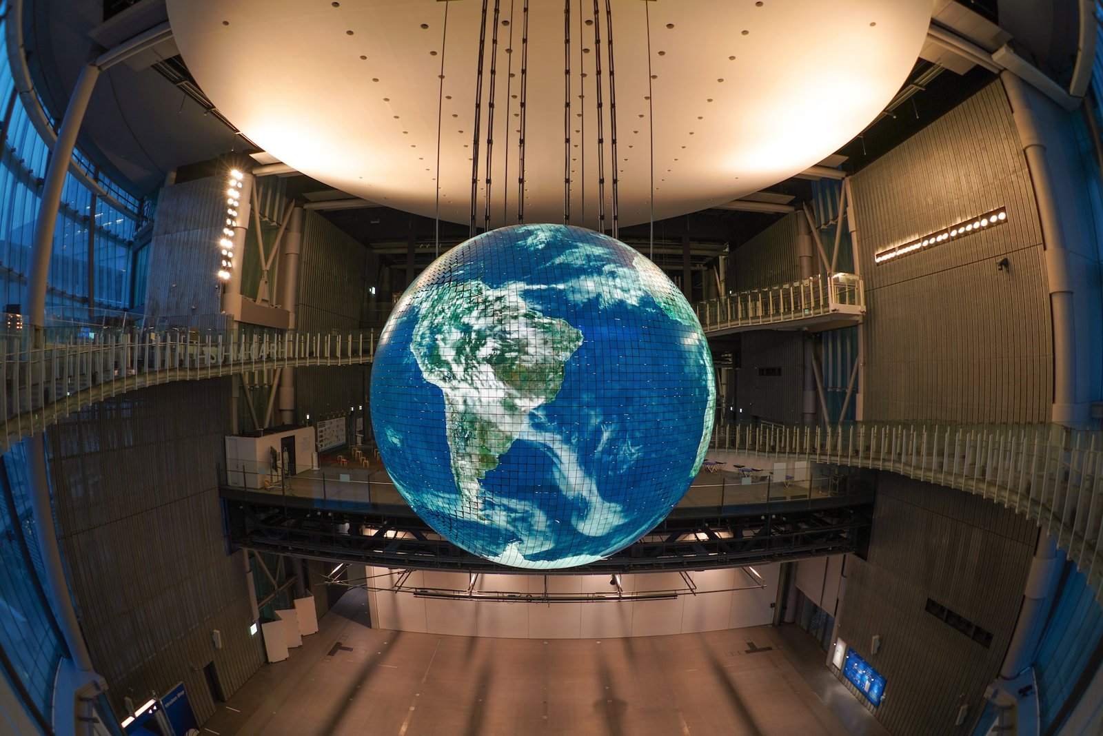 fly d KxaH4uuhkCc unsplash