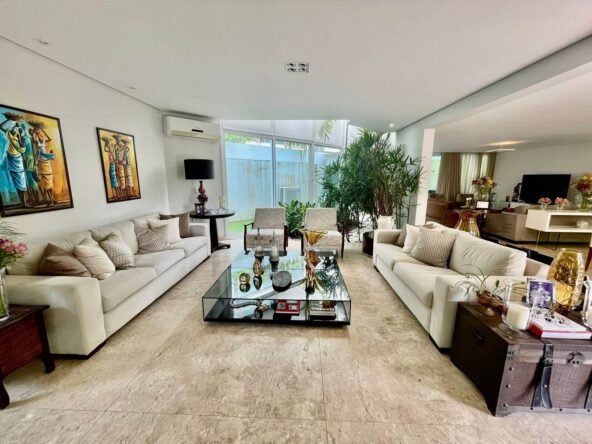 CASA 4SUITES ALPHAVILLE 1 PARALELA 24