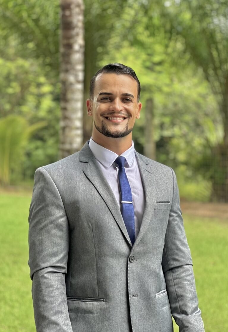 Corretor Alexandro Oliveira